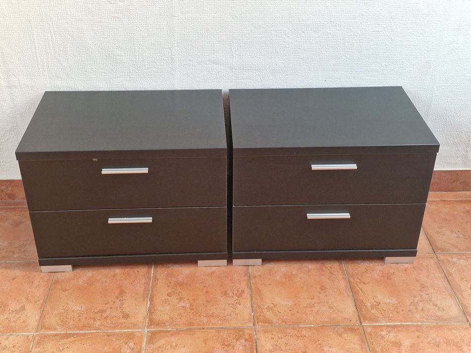 Par de Mesas de Cabeceira Pretas – 2 Gavetas