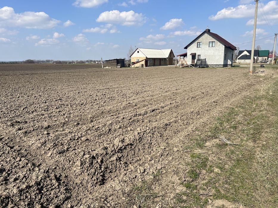 Продам земельну ділянку під забудову