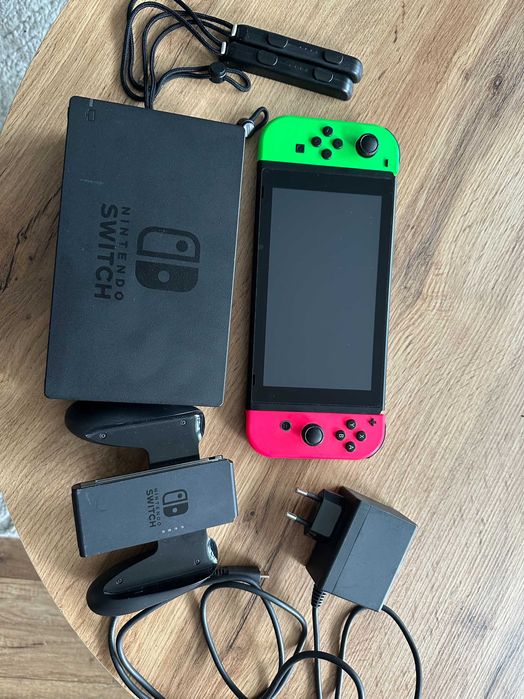 Nintendo Switch 1 - 4 joycony, ładowarka, karta sd, controller pro