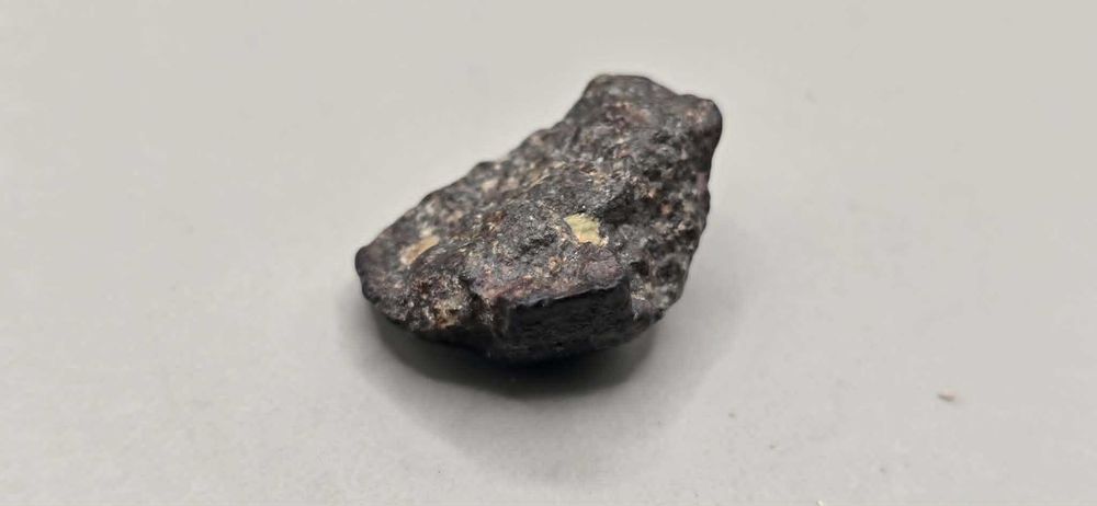 Meteoryt NWA 869  - 5,16g - chondryt L3-L6 + certyfikat