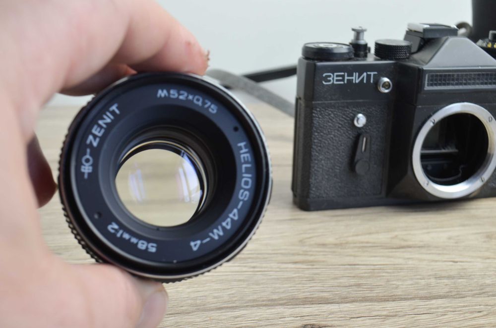 Гелиос 44М-4 з фотоапаратом ЗЕНИТ ЕТ