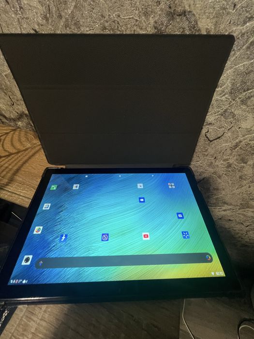 Продаю новий планшет .