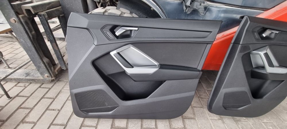 Boczek tapicerka Audi Q3 83A