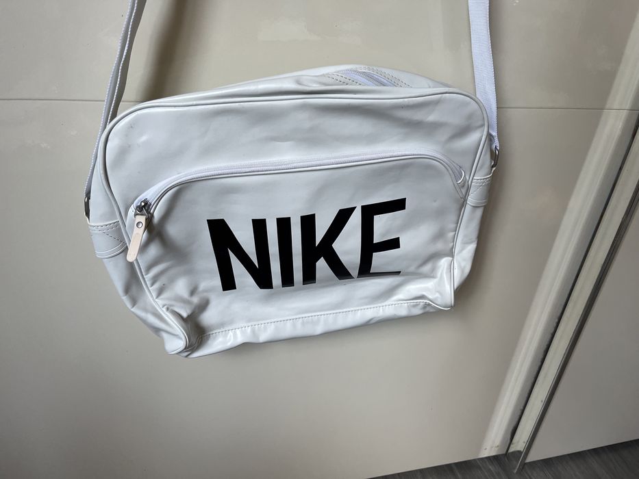 Сумочка на плече Nike