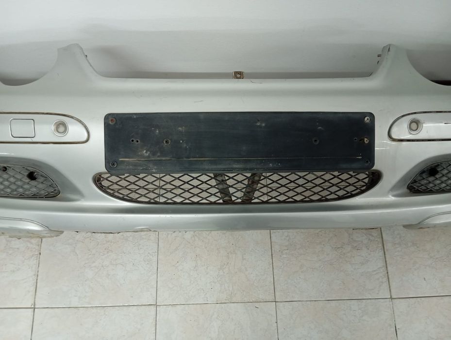 MERCEDES-BENZ C-CLASS 2004 Pára-choques Frente