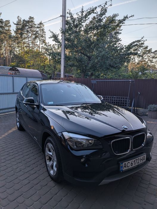 Автомобіль BMW X1 2013 року
