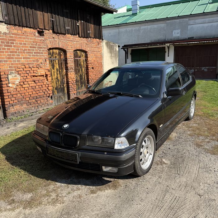 BMW e36 compact 323ia m52b25 skora sporsitze
