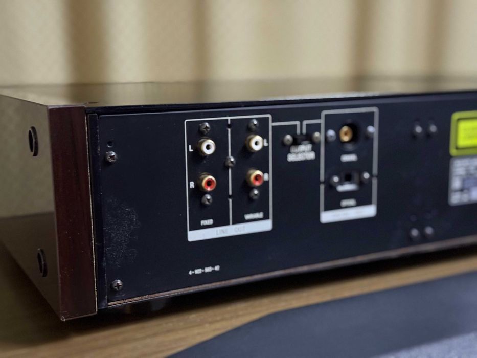 Sony CDP-557ESD (серія ES, Made in Japan) - 220 в , пульт.