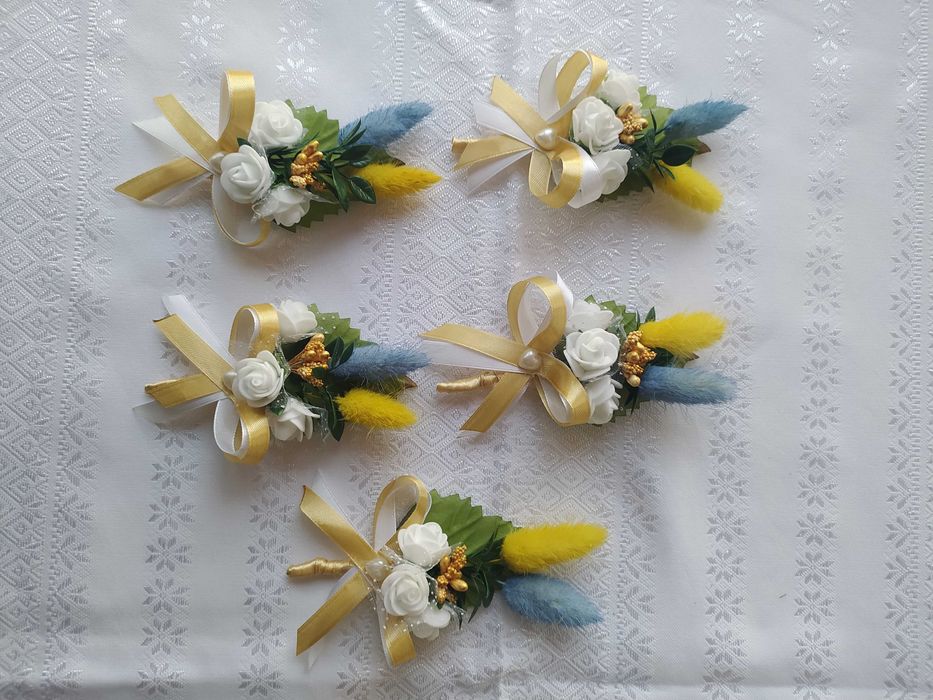 Бутоньерки бутоньєрка весільні в жовто-блакитних тонах