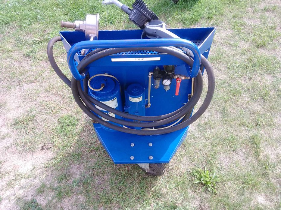 Mobilny system dozowania oleju silnikowego 220L