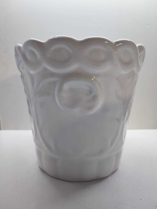 2 Vasos Brancos de Porcelana