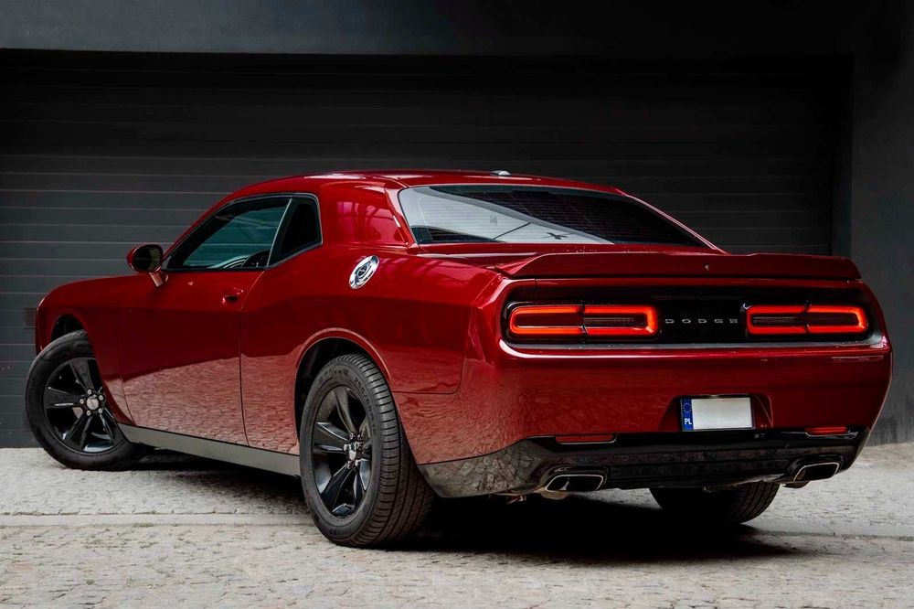 Wynajem Dodge Challenger V6 / V8 | Wrocław