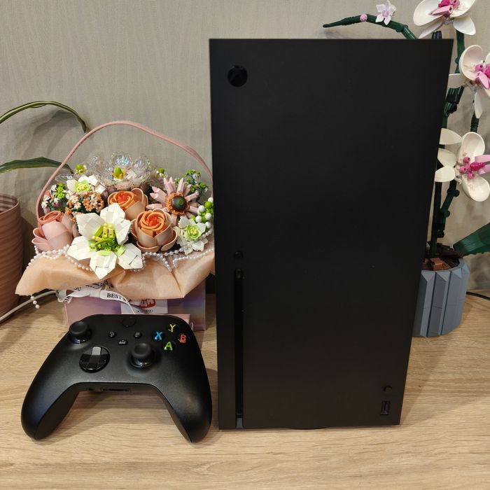 Xbox Series X 1TB + pad + kable + oryginalne pudełko | Stan bardzo dobry