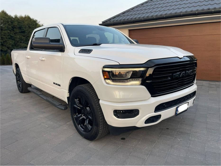 Dodge Ram SPORT NIGHT 5.7LPG CREW CAB Biała Perła kamera hak 3500kg