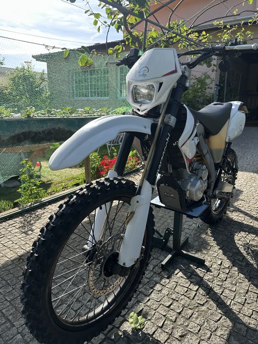 AJP 125cc Enduro