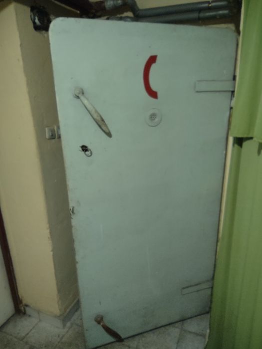 Drzwi pancerne, schron