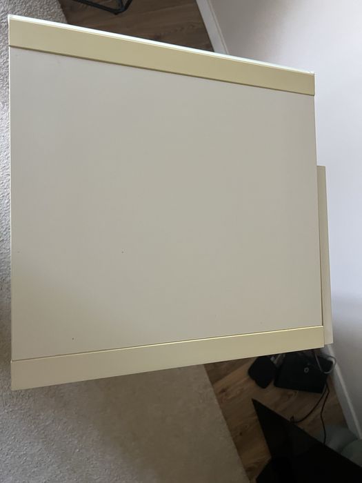 Móvel TV BESTA usado