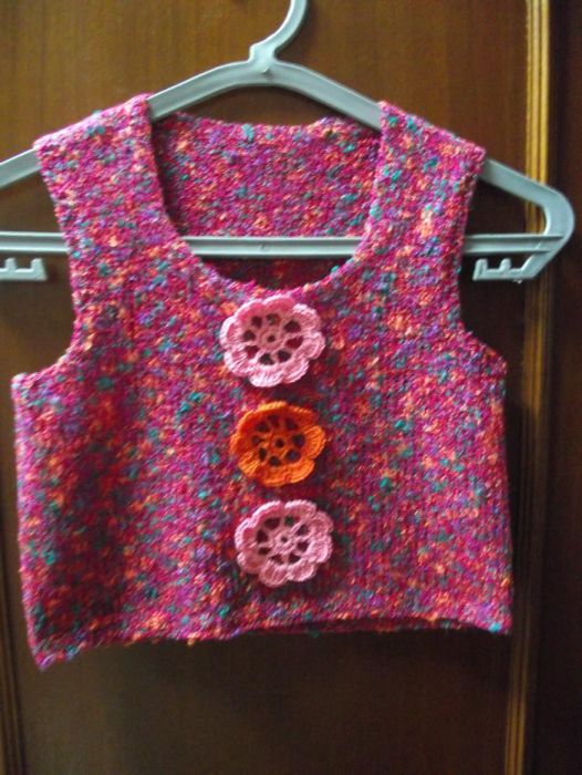 Top em malha feito á mão NOVO