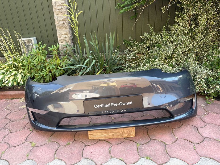 Бампер передній Tesla Model Y під парктронік