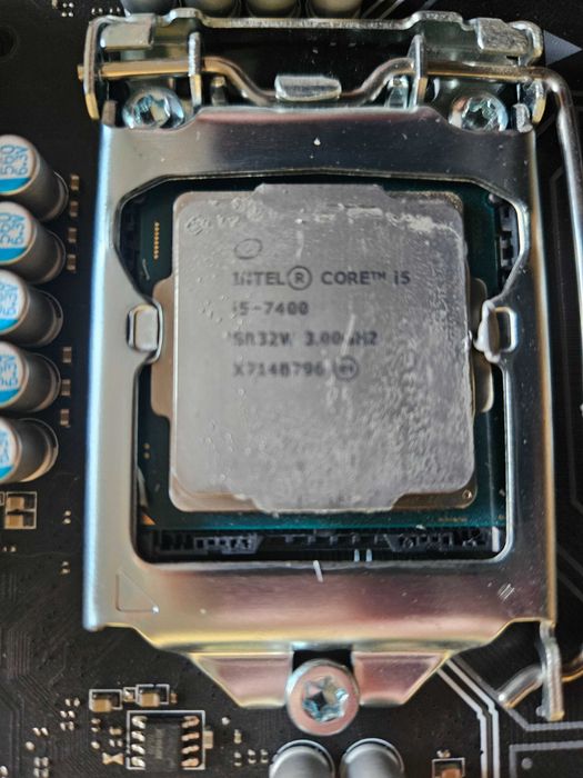 procesor Intel Core i5 7400 z radiatorem