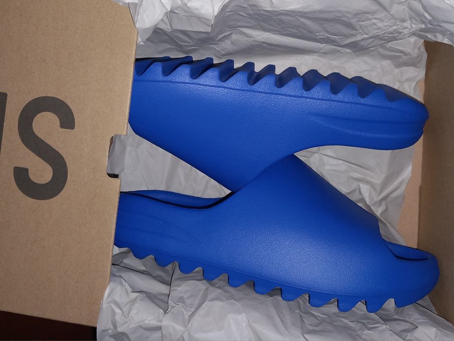 Yeezy slides  42