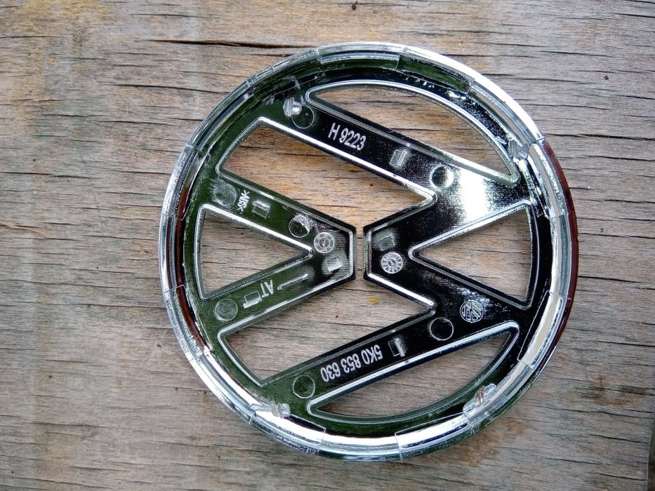 Накладка емблеми в решотку