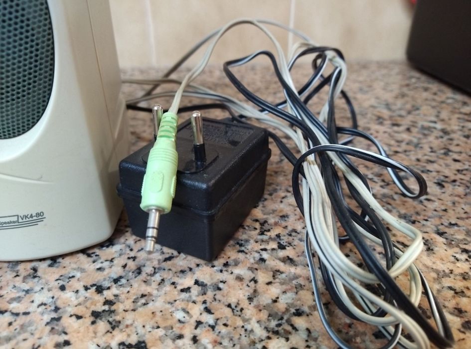 Coluna para computador jogos telemóvel mp3 mp4 etc... Casa quarto apartamento vivenda escritório gabinete carro cozinha.
