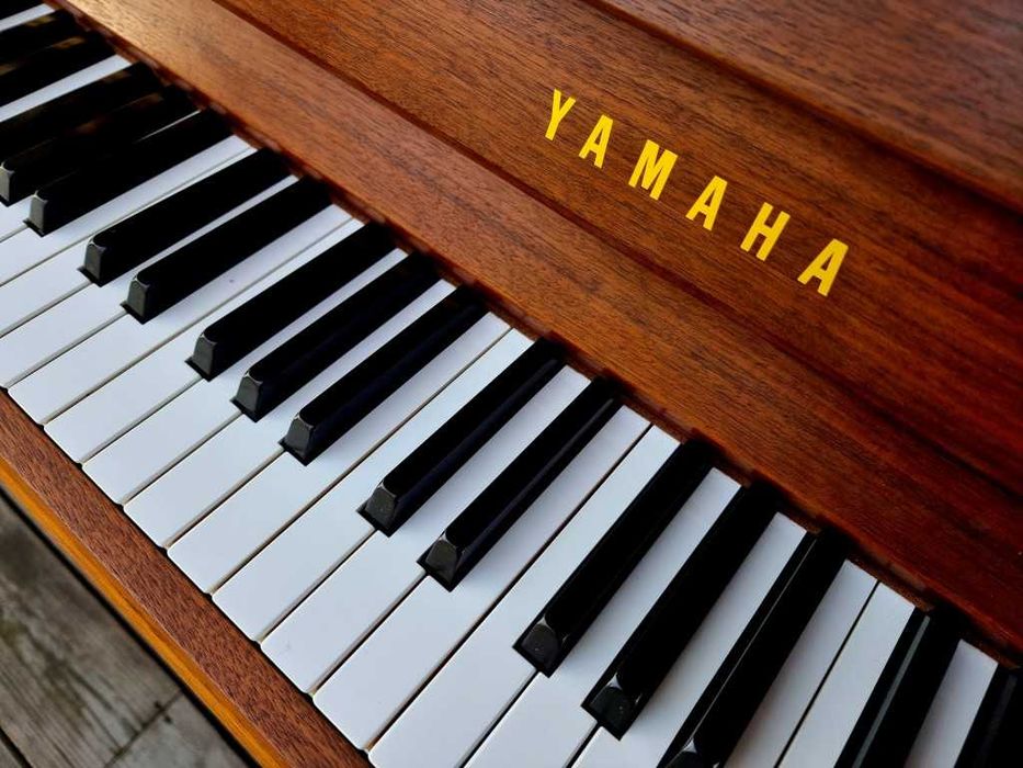 Pianino YAMAHA 104cm 1979r BRĄZOWY PÓŁMAT moderator