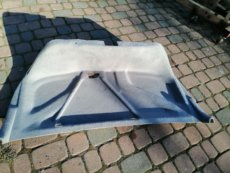 Tapicerka klapy bagażnika Mercedes W124 Coupe