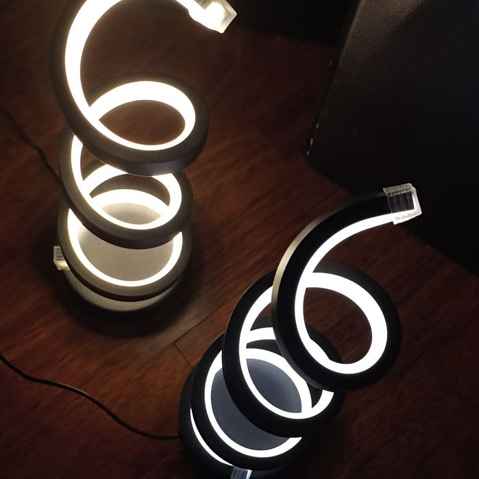 2 Candeeiros de mesa LEDs