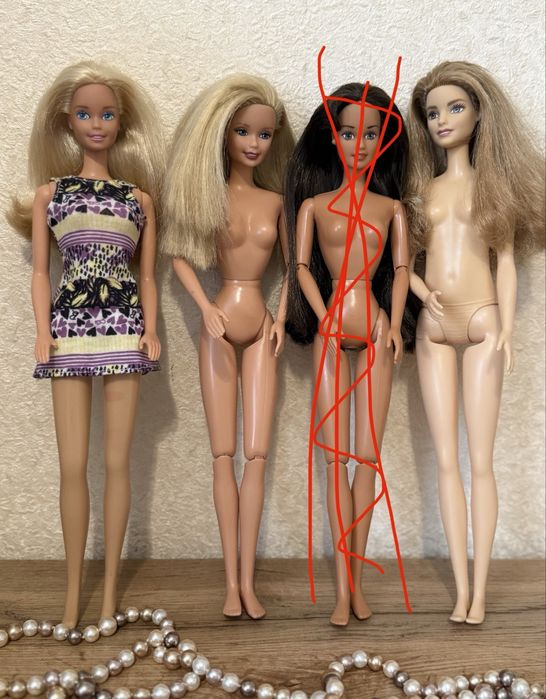 Ляльки Барбі шарнірні