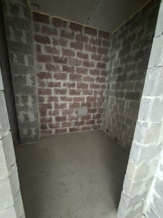 Продаж котеджу з міськими комунікаціями і енергонезалежностю