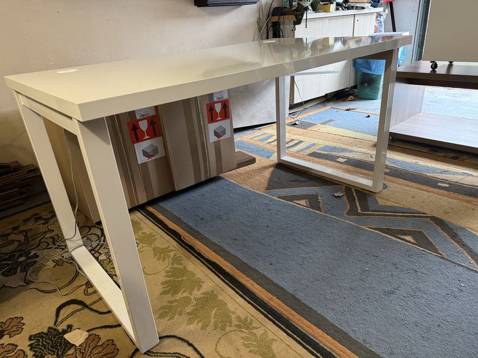 Biurko białe nogi metalowe 140x 80 używane