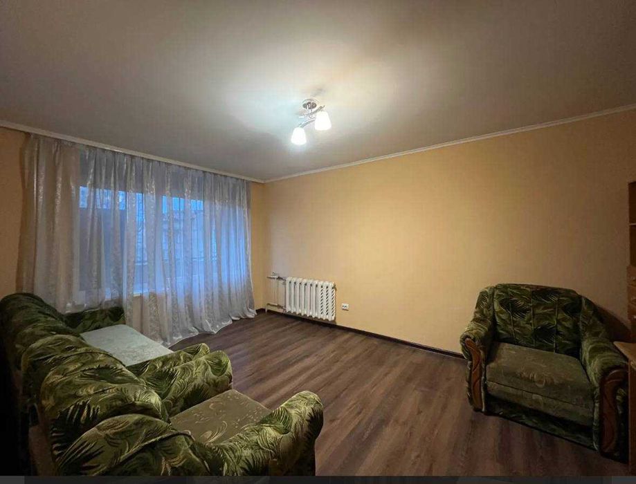 Продається бюджетна квартира в гарному районі біля парку та озера!!!