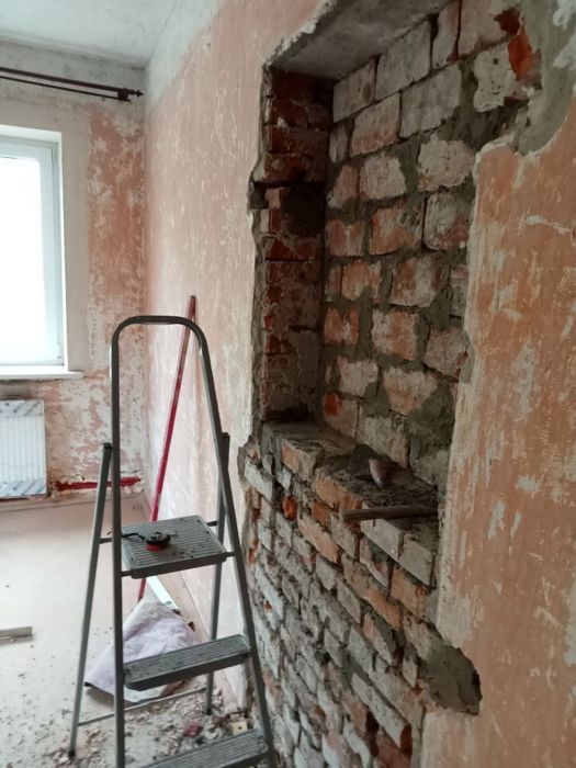 Мурування стін,  штукатурка.