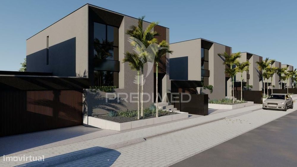 Detached Two-Storey T3 House in Braga