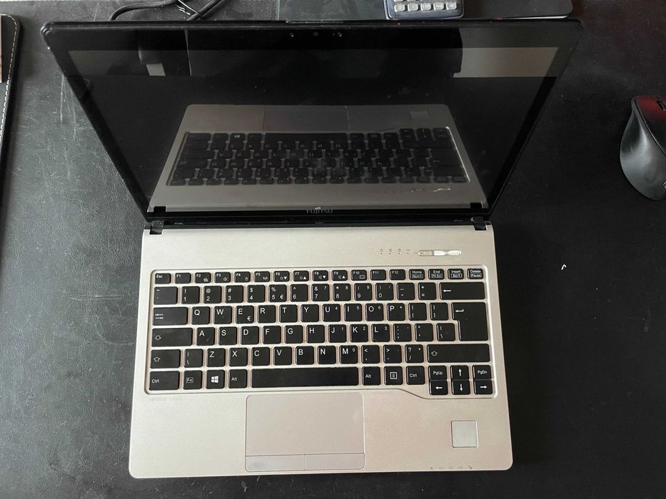 Laptop Fujitsu LIFEBOOK S936 dotyk+akcesoria stacja dokująca ładowarki