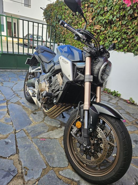 Honda CB 650 R - exelente estado e poucos kms