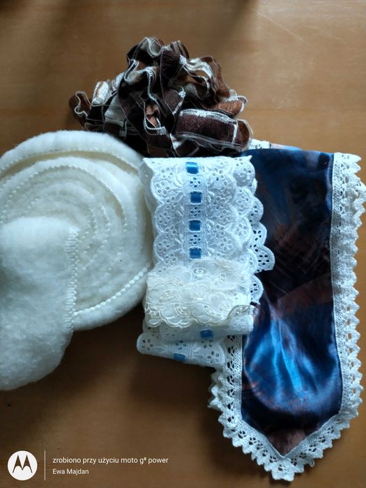 Pasmanteria, koronka, trzy sztuki
