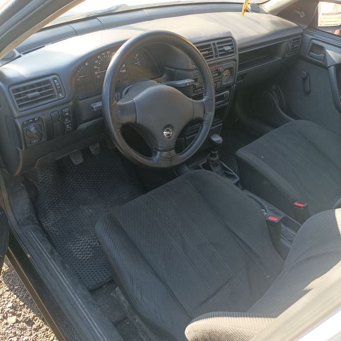 Продам Опель вектра А