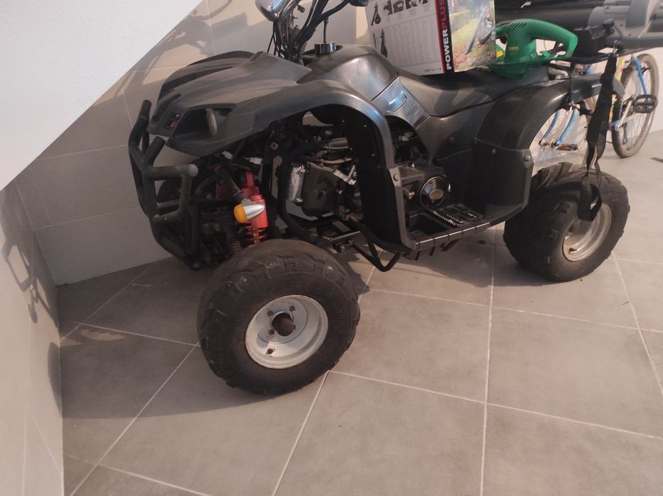 Mota 4 rodas a venda