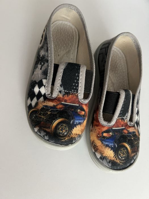 Дитячі тапочки для хлопчика