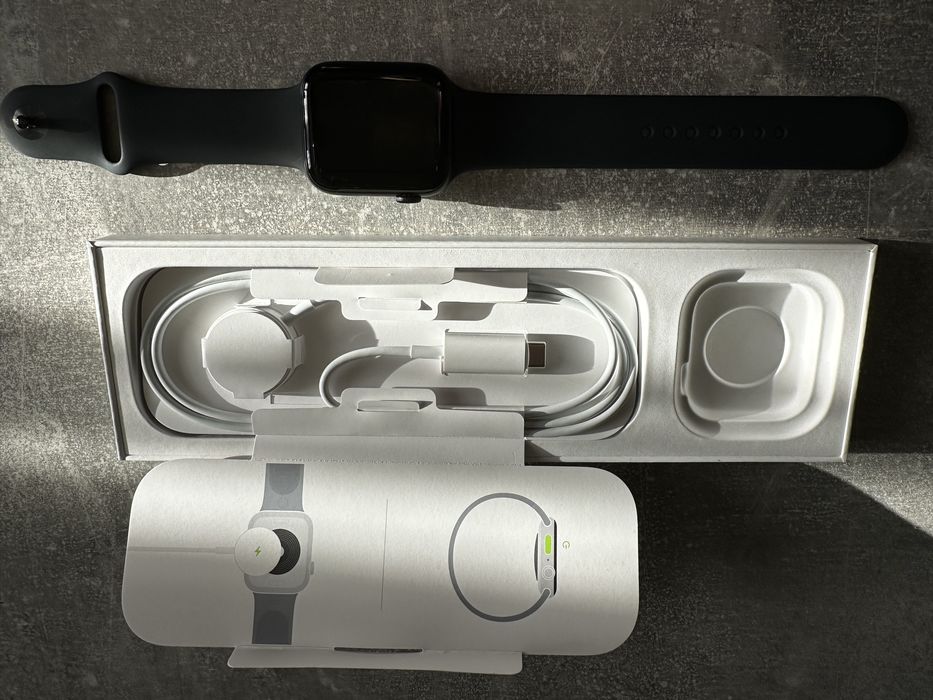 Apple Watch SE новий