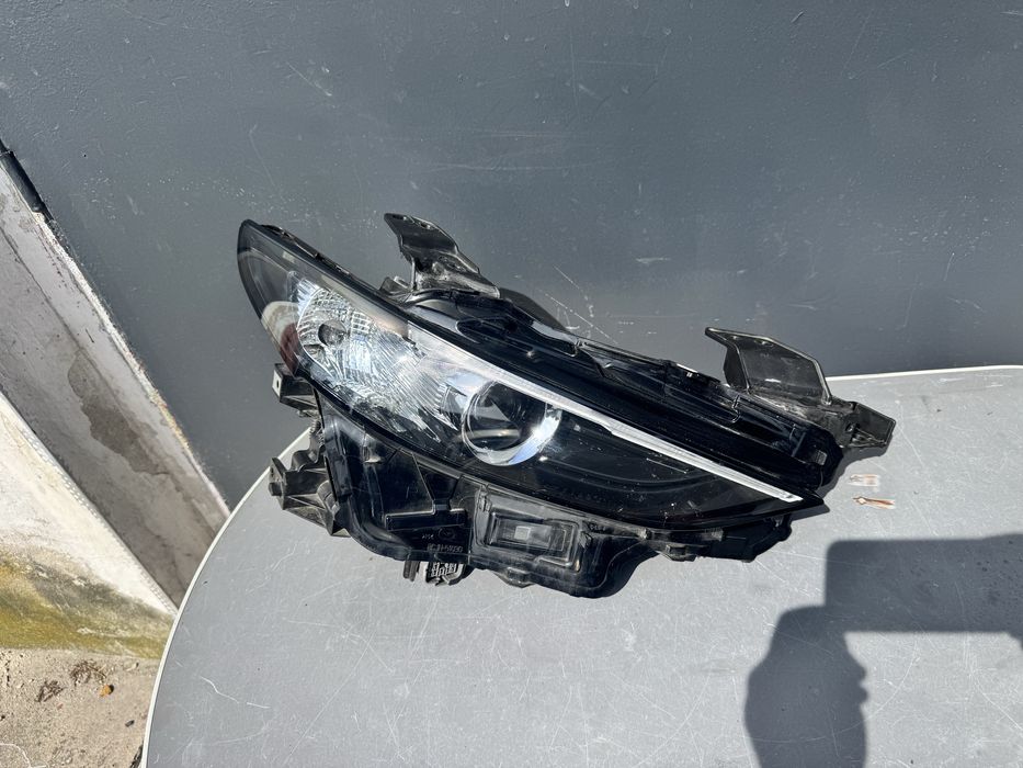 Mazda 3 BP 19-24 full led 8pin B9J8-67890