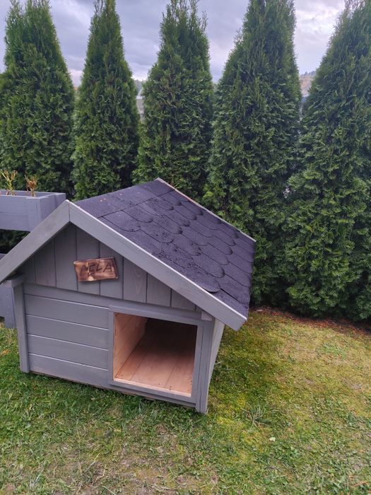 Buda ocieplona  z przedsionkiem dla psa