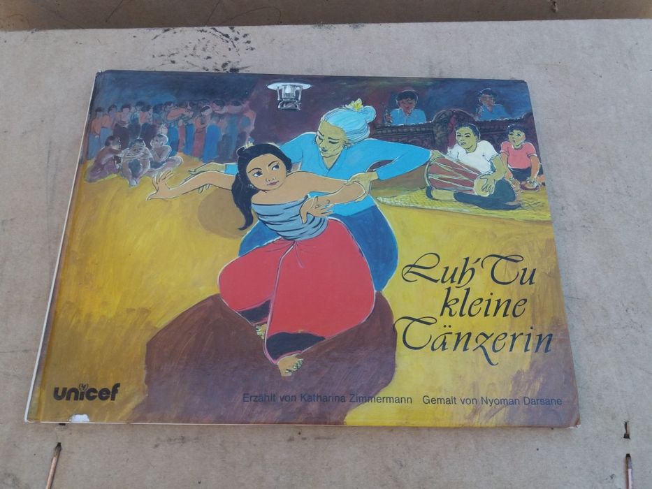 Дитяча книга стара 1983 року