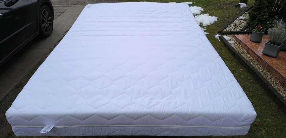 Materac na łóżko