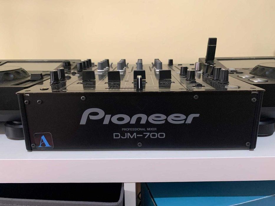 Par de XDJ 700 e DJM 700 em estado muito bom