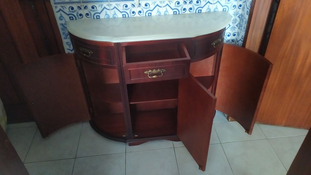 Móvel  com pedra mármore + espelho