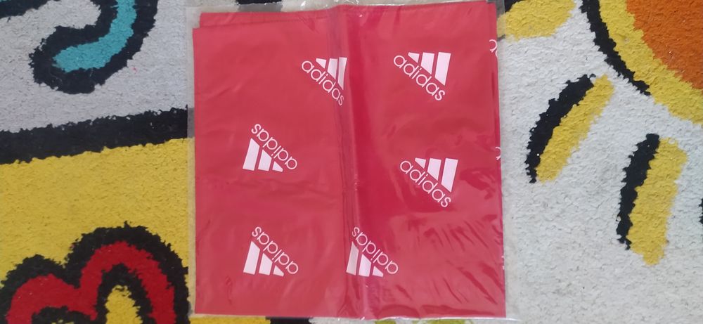 Chusta Adidas czerwona